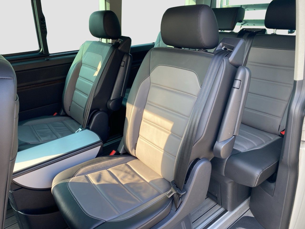 Volkswagen T6.1 Multivan Highline 4Motion DCC NAVI PDC AHK foto 10
