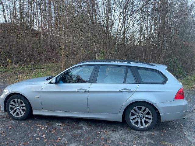 BMW Touring 318i Panoramadach AHk Tüv 03.26