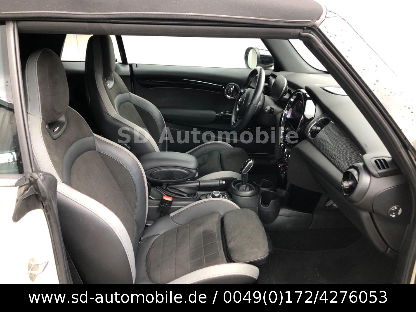 MINI Cabrio Cooper S John Cooper Works Trim