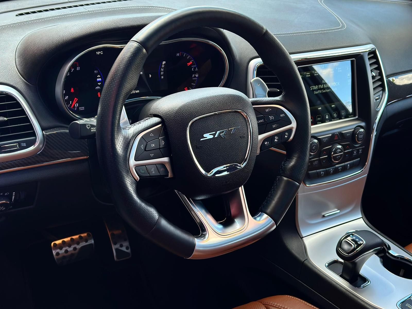 JEEP Grand Cherokee 6.4 HEMI SRT 4x4* BIXEN#AHK#PANO - Image 28