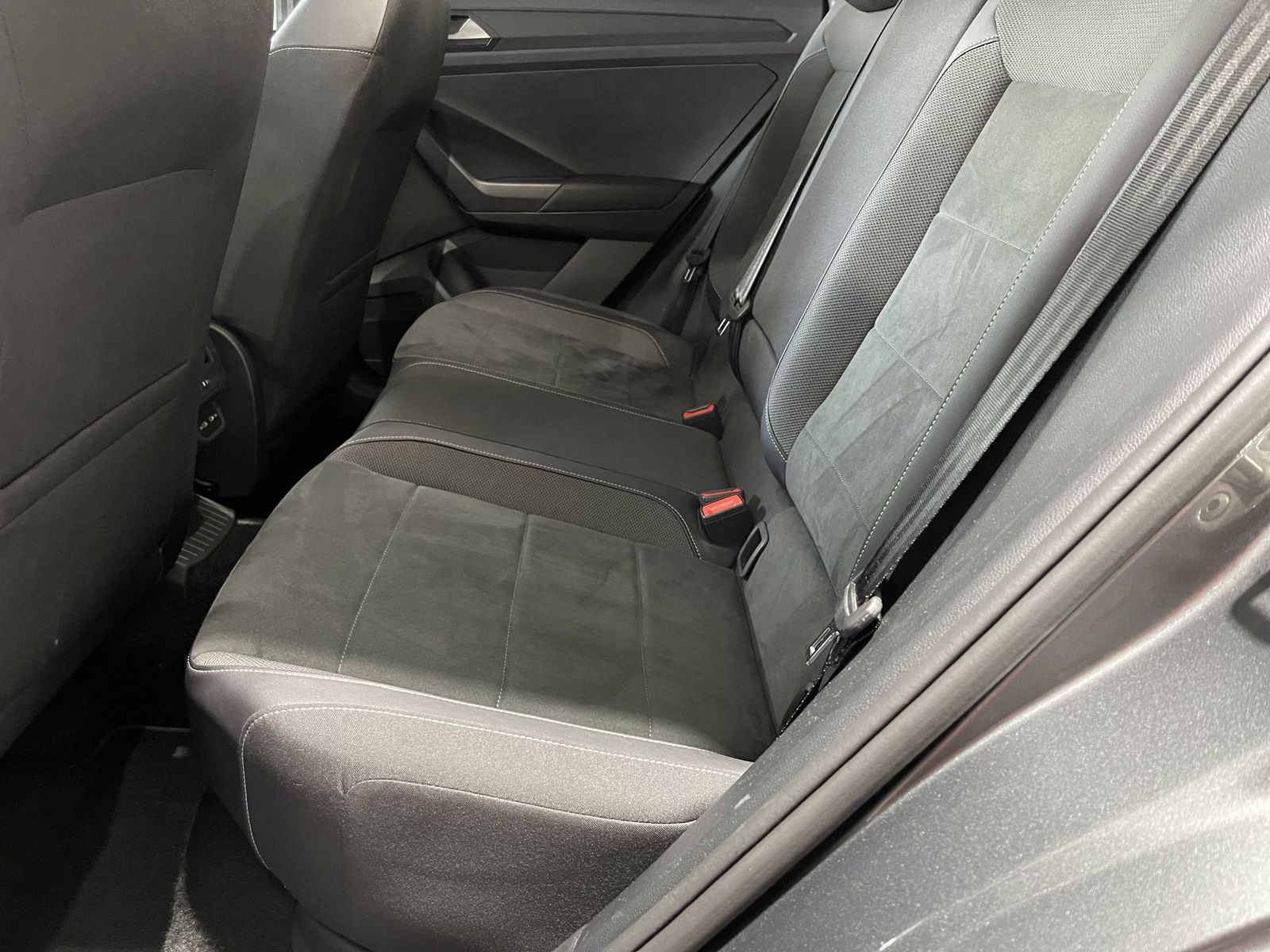 Fahrzeugabbildung Volkswagen T-Roc Style 2.0 TDI*LED*Cam*IQ.DRIVE*Navi*