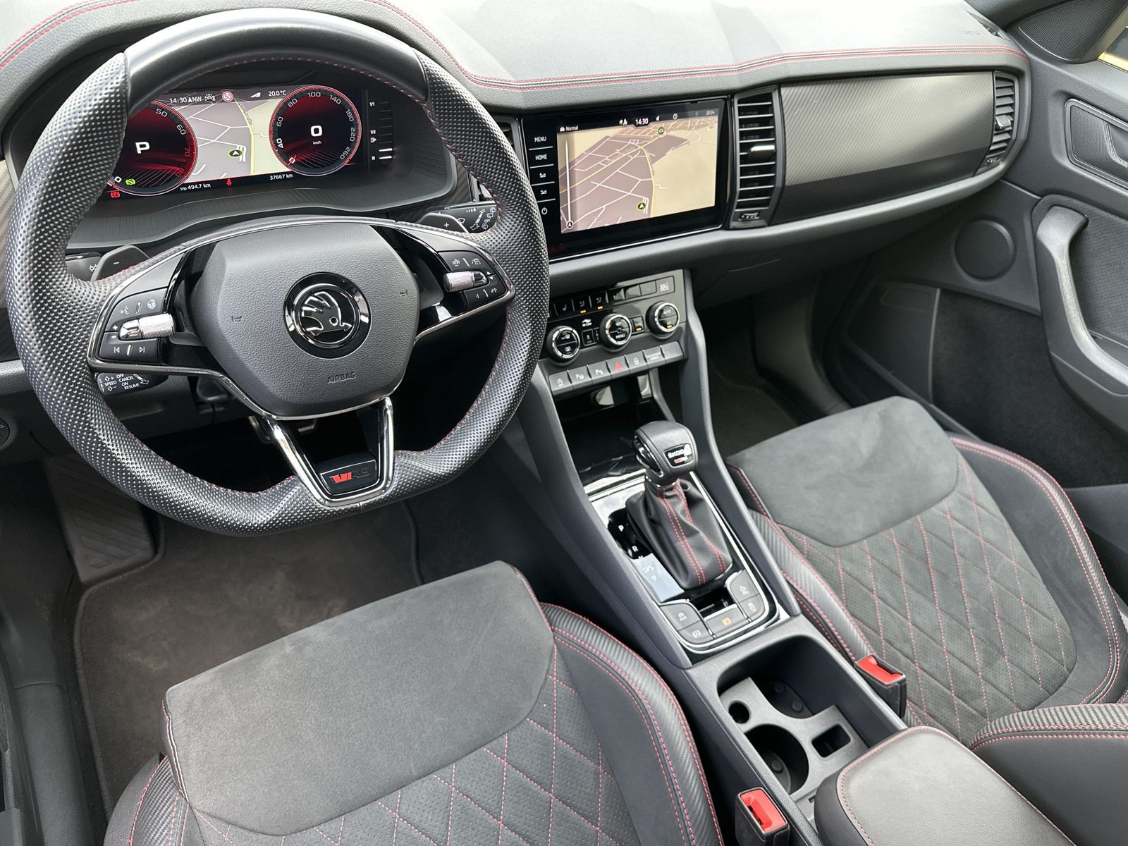 Fahrzeugabbildung SKODA Kodiaq 4x4 RS NAV+MATRIX+AHK+ACC+KAM+PANO+20ZOLL