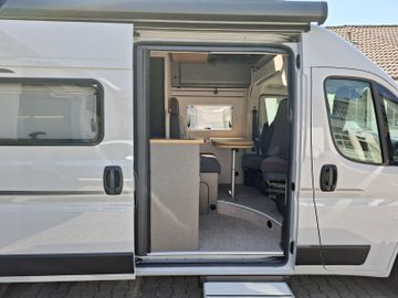 HYMER  ERIBA  HYMERCAR Redwood 601 Trail LED Lithium AHK 