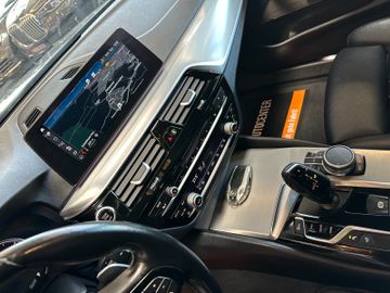 BMW 530 d xDrive Sport Line *LED*Pano*