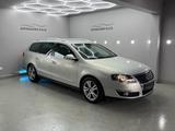 Volkswagen Passat Variant Comfortline Autom. NAVI*KLIMA*PDC - gebrauchte VW Passat Variant aus dem Jahr 2010