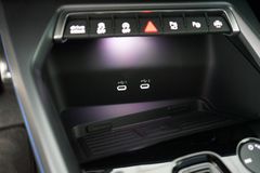 AUDI A3 Sportback 35 TFSI | 2x S line | Pano | Carbon AUDI A3 Sportback 35 TFSI | 2x S line | Pano | Carbon