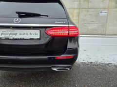 MERCEDES-BENZ E300 d 4Matic T-Modell Avantgarde Night MBUX AHK