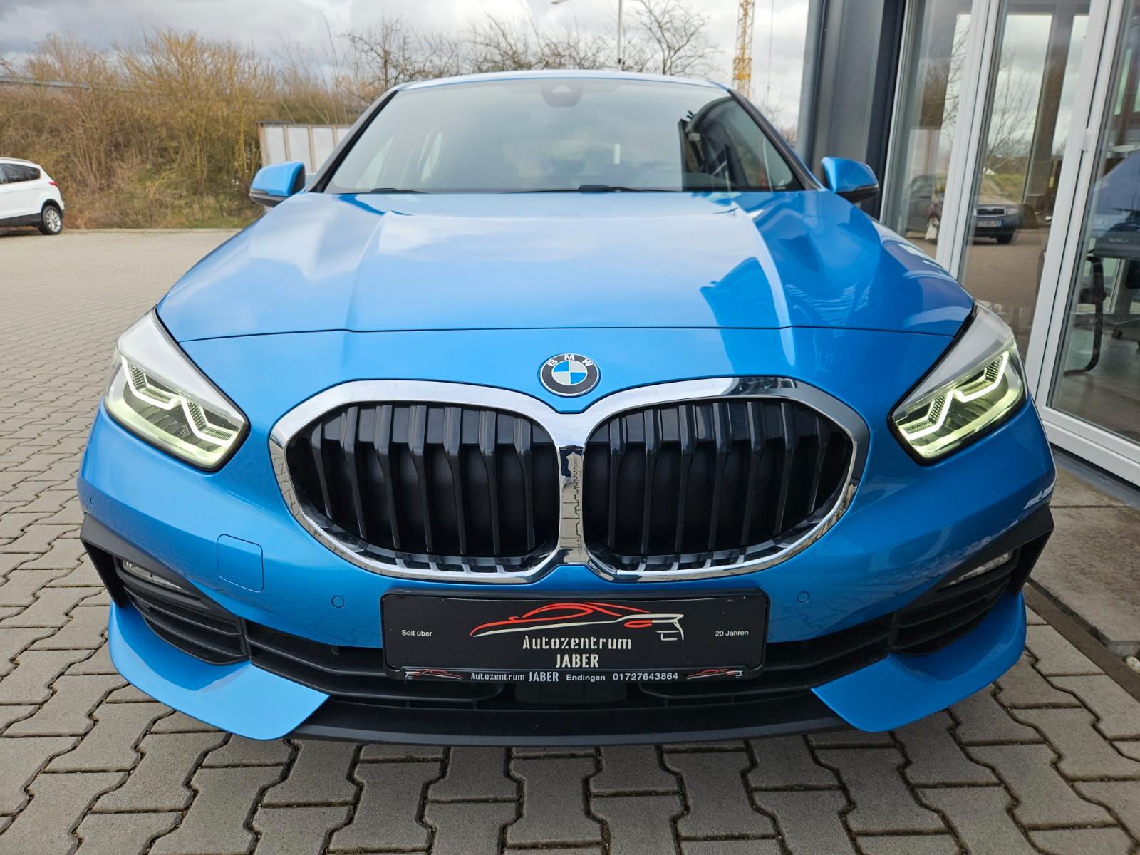 BMW 120i Advantage, Automatik, CarPlay, LED