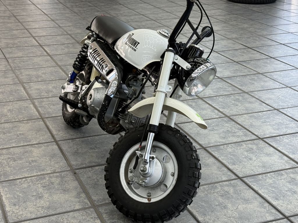HONDA Monkey Z 50 J, Motor Neu!