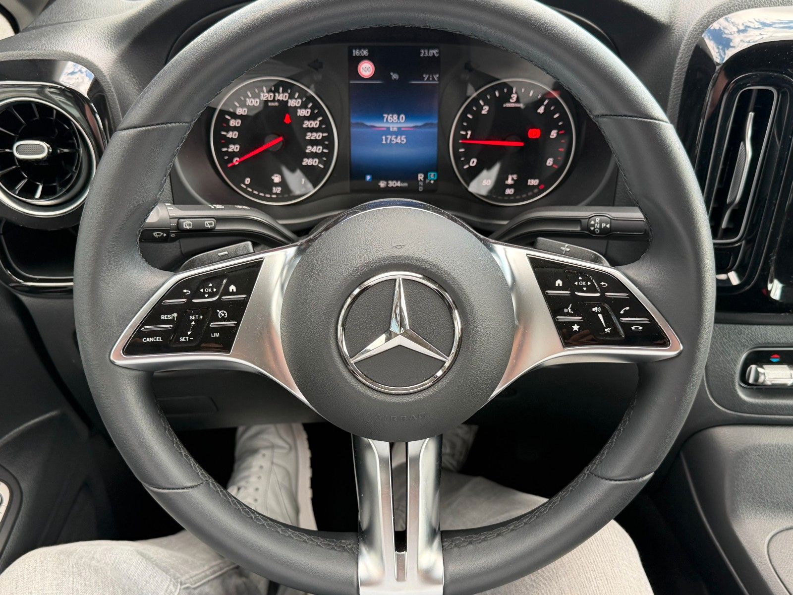 Fahrzeugabbildung Mercedes-Benz Vito 116 CDI 9G Tourer LED Kamera AHK2,5to