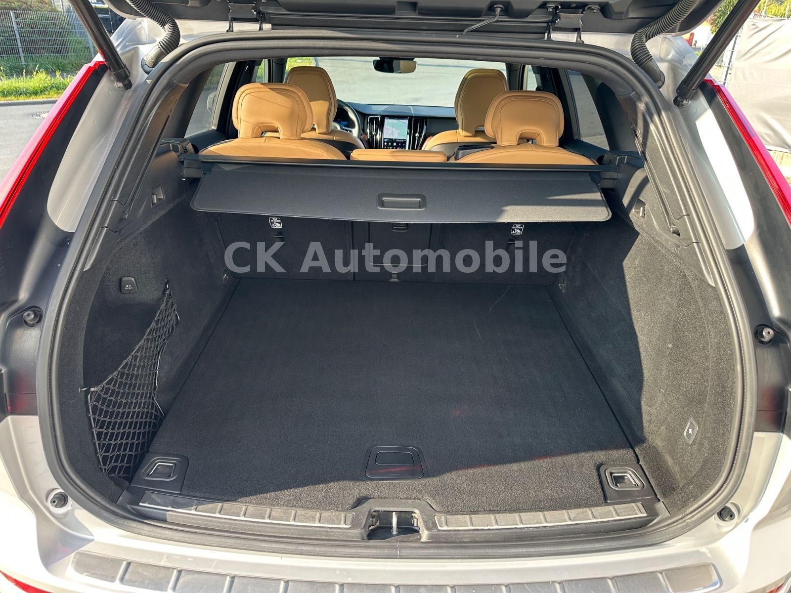 Fahrzeugabbildung Volvo XC60 B5 UltimateBright AWD/Head-Up/Pano/360°/AHK