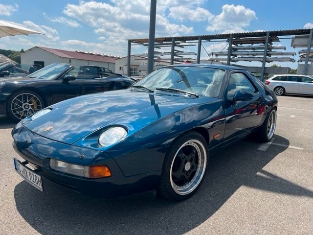 Porsche 928 GTS 