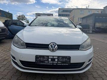 Volkswagen Golf - 2