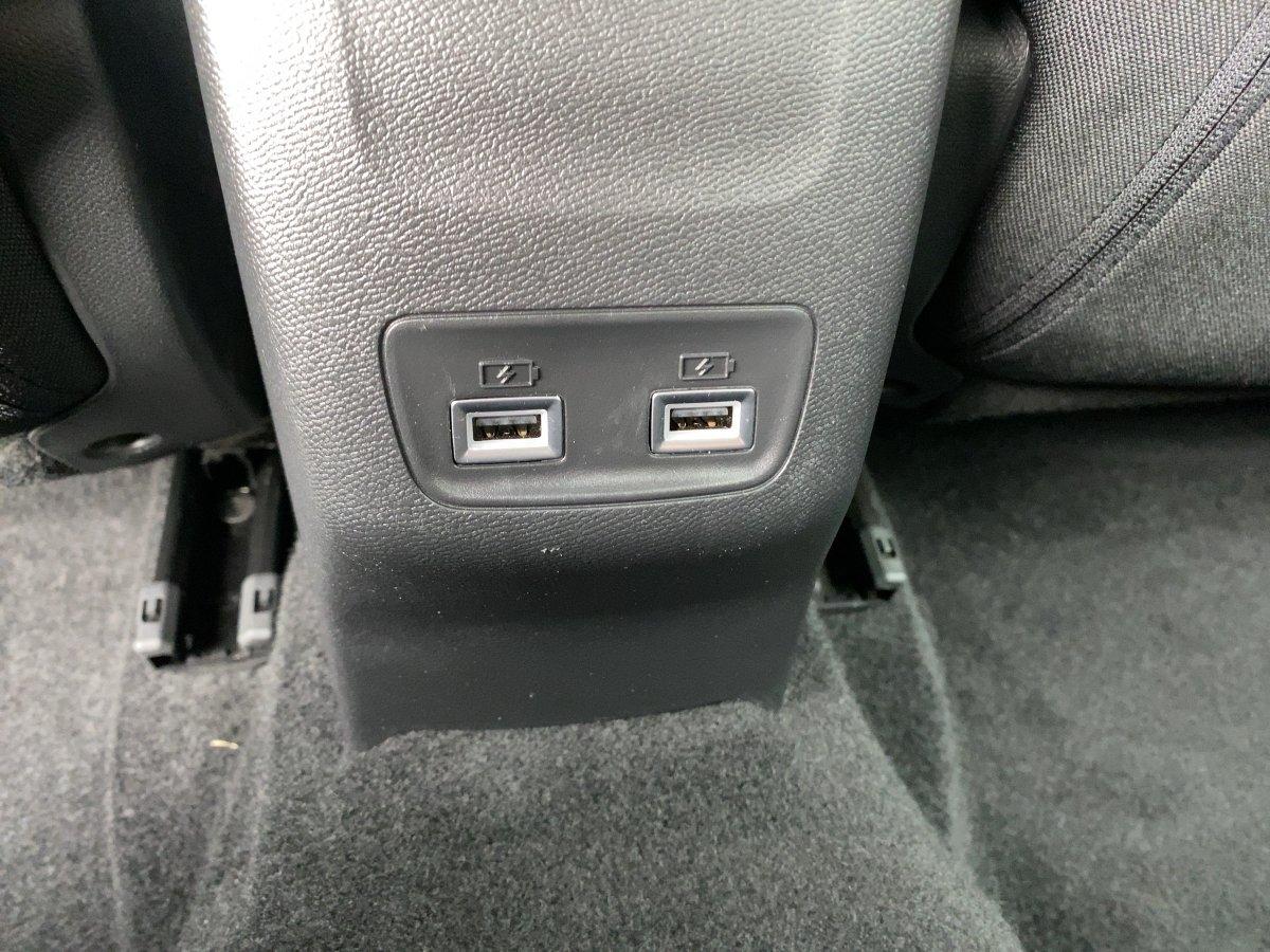 Peugeot 2008 e- Active Pack LED*Allwetter*Kamera*Navi*PD