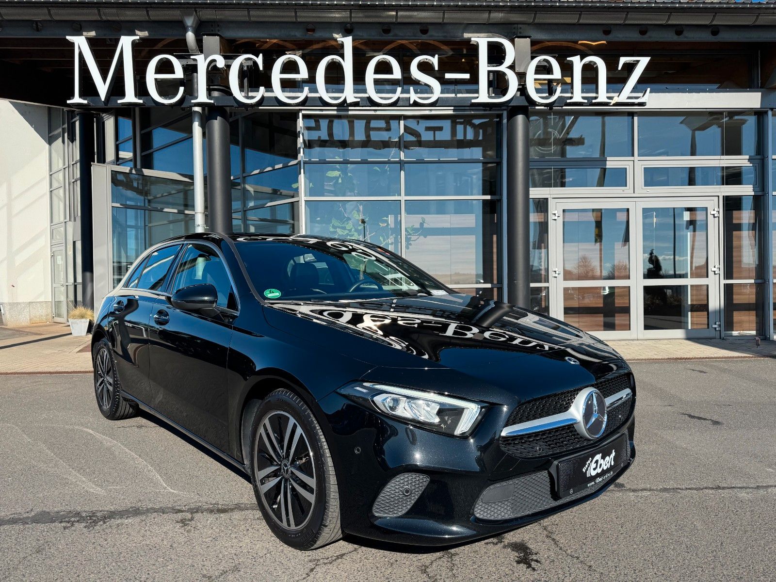 Fahrzeugabbildung Mercedes-Benz A 220d Progressive+Pano+Ambiente+RKamera+LED