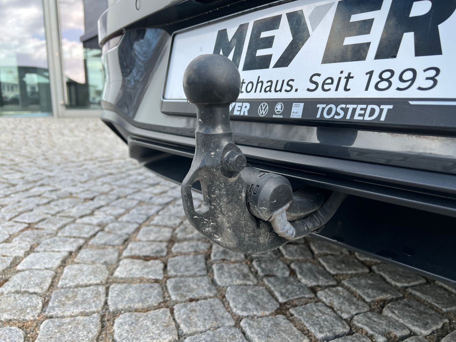 Fahrzeugabbildung Volkswagen Golf VIII 1.5 eTSI Life *AHK, Navi, AppConnect,