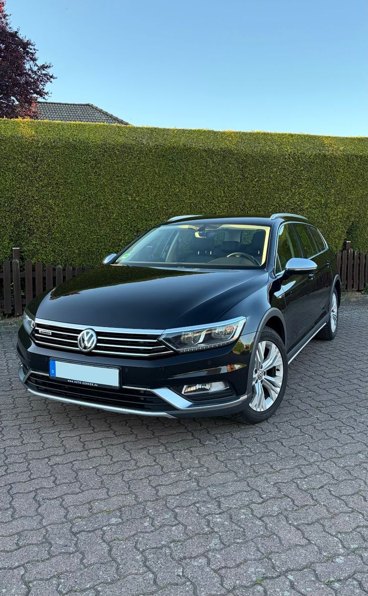 VW Passat Alltrack 2.0 TDI 4MOT AHK Leder Massage