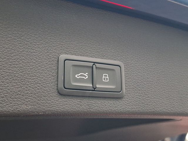 Q2 35 TFSI S line, Matrix, Navi, AHK