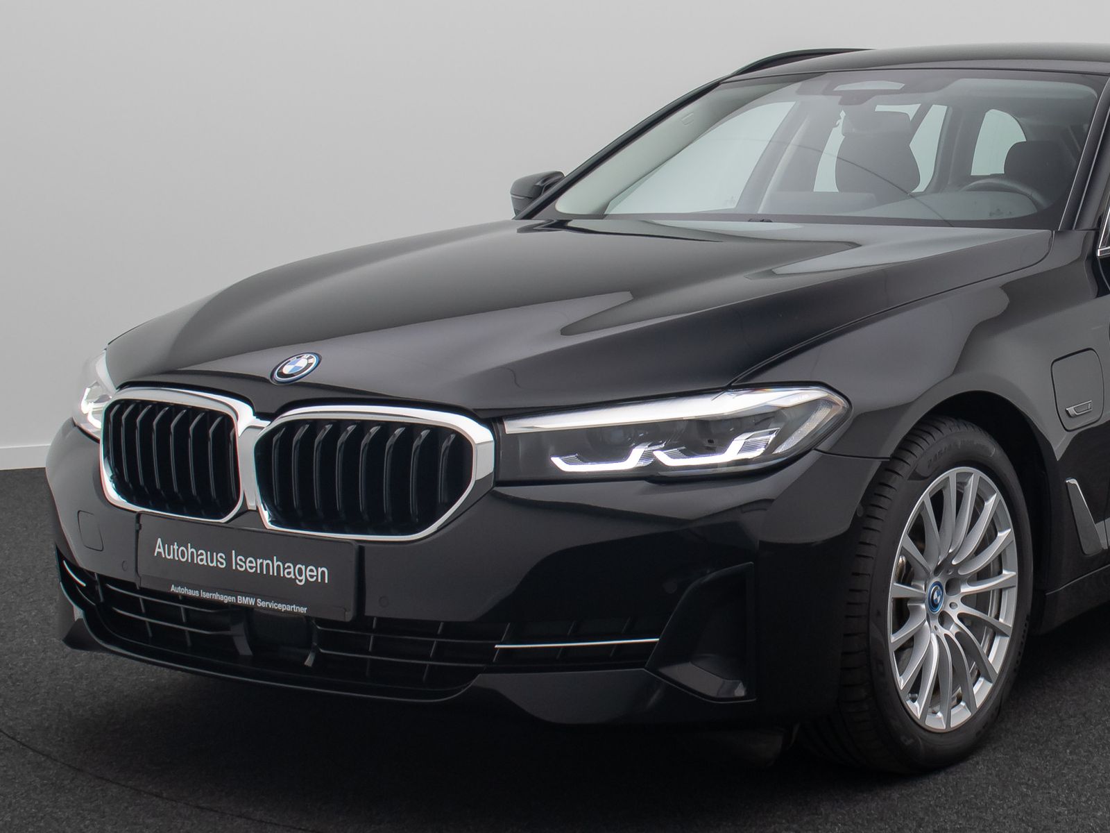 Fahrzeugabbildung BMW 530e Alarm Stop&Go Kamera DAB MSport Parkassist