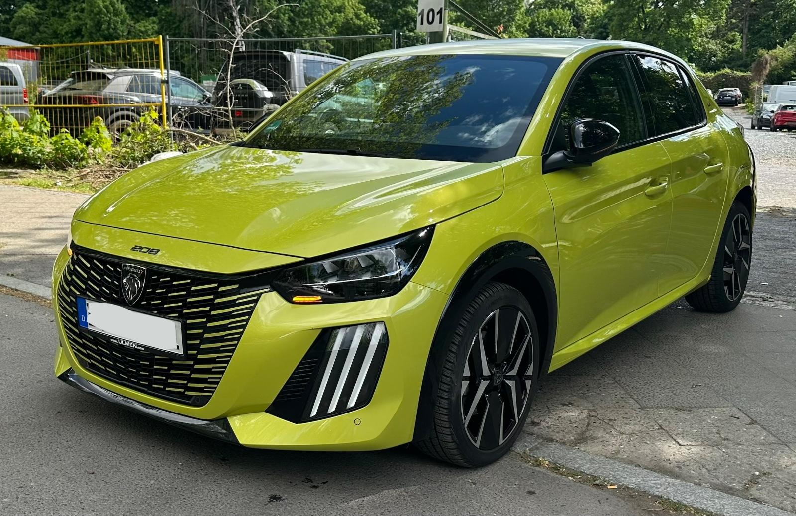 Peugeot 208 GT *LED*Kamera 180°*Sitzheizung*Navi*AHK*