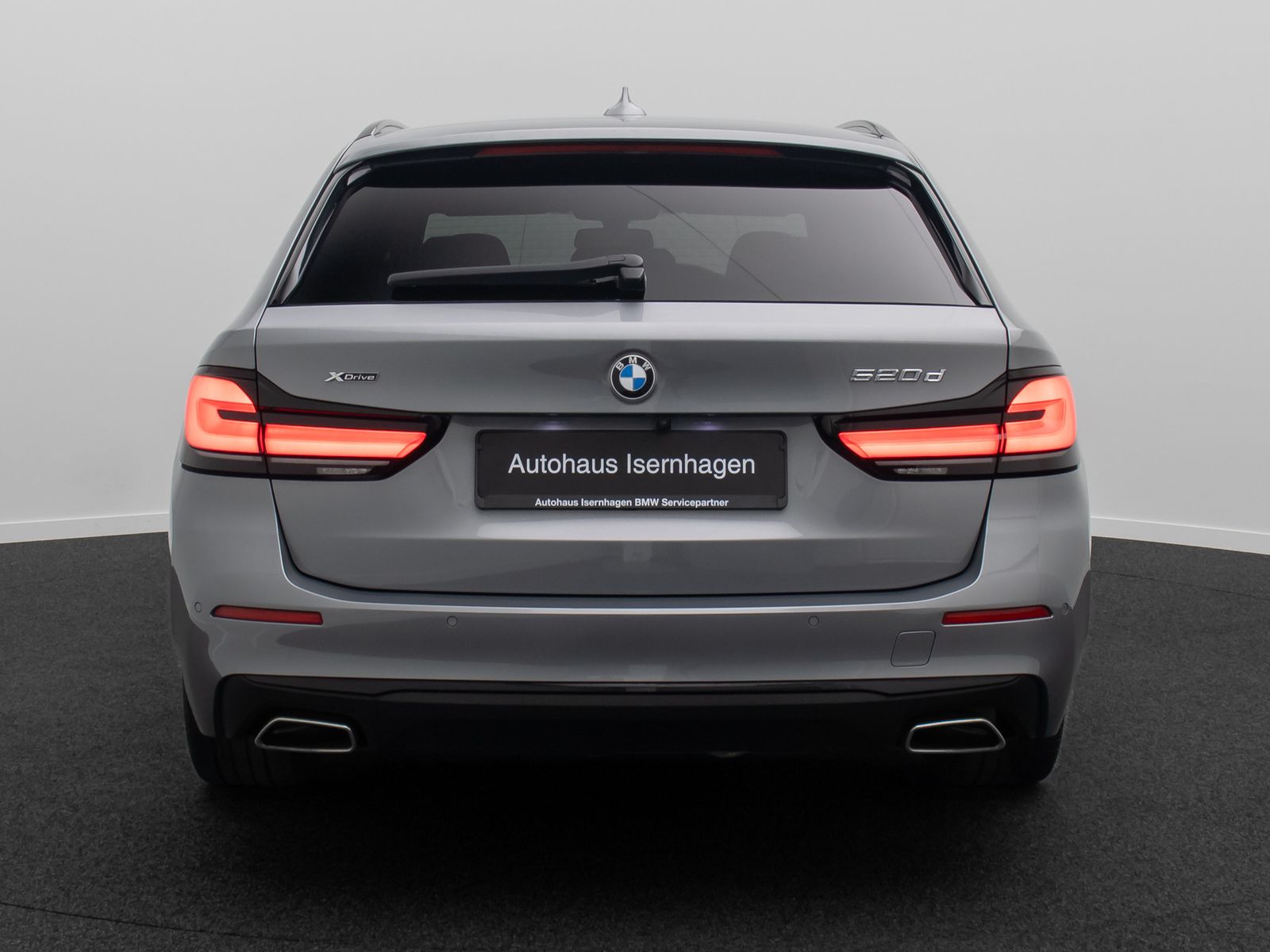 Fahrzeugabbildung BMW 520d xD Kamera HUD DAB AHK Alarm ACC Laser Sport