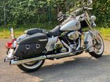 Harley-Davidson Road King  - HARLEY-DAVIDSON 2010 ROAD KING