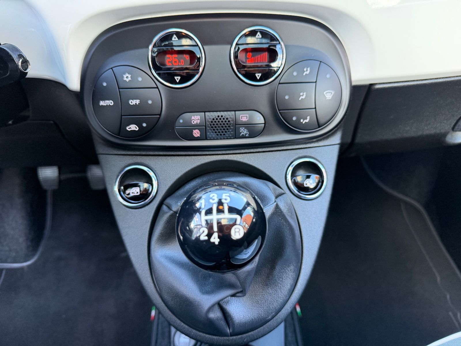Fahrzeugabbildung Fiat 500 Lounge 1-HAND TEMPOMAT NAVI PDC