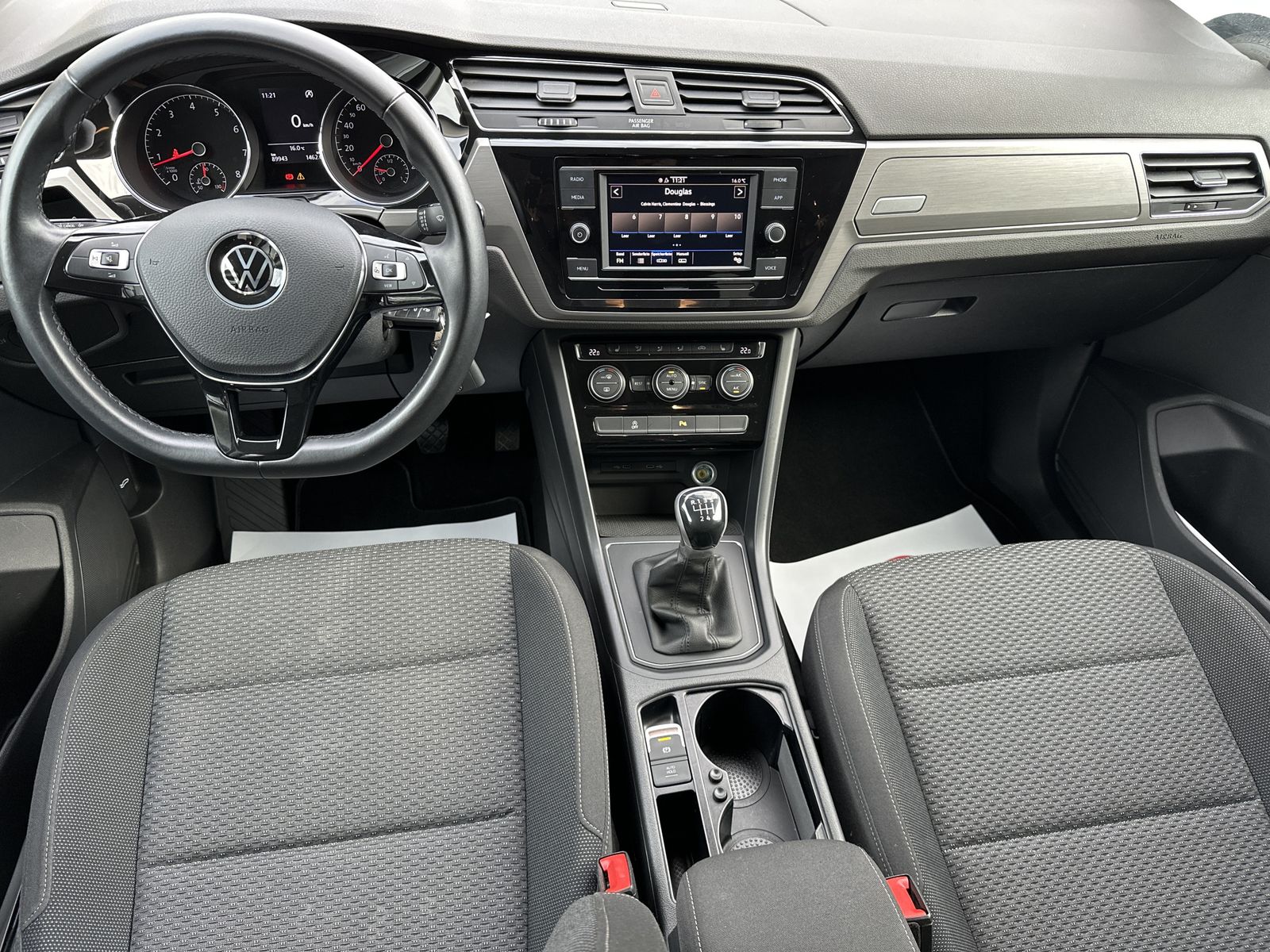 Fahrzeugabbildung Volkswagen Touran 1.5 TSI Comfortline NAV+CARPLAY+17ZO+1HD