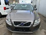 Volvo V70 Kombi Summum TOP gepflegt ! ! ! - gebrauchte Volvo V70 aus dem Jahr 2010
