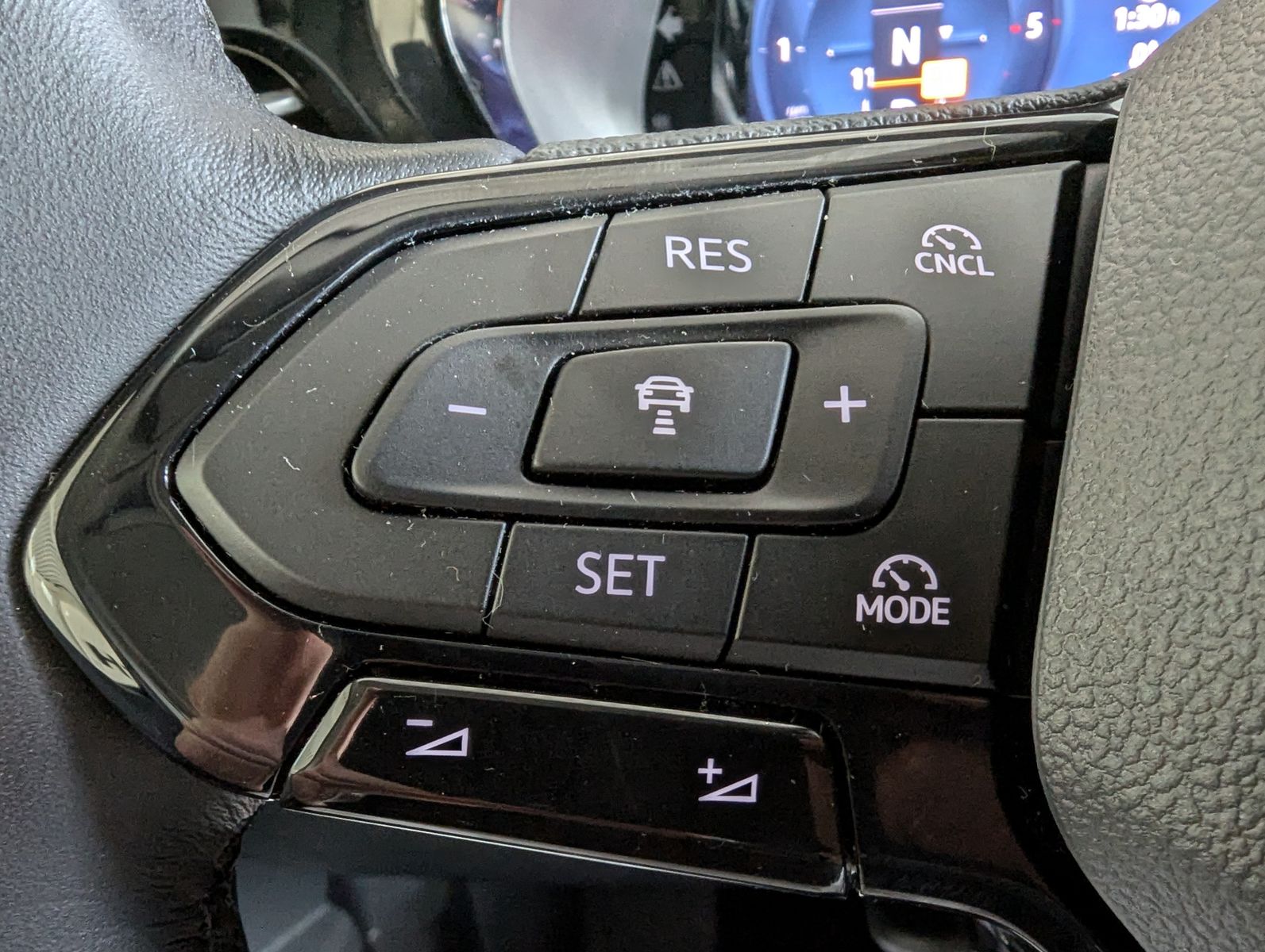 Fahrzeugabbildung Ford Grand Tourneo L2 Active 7-Sitz Bi-LED Pano AHK