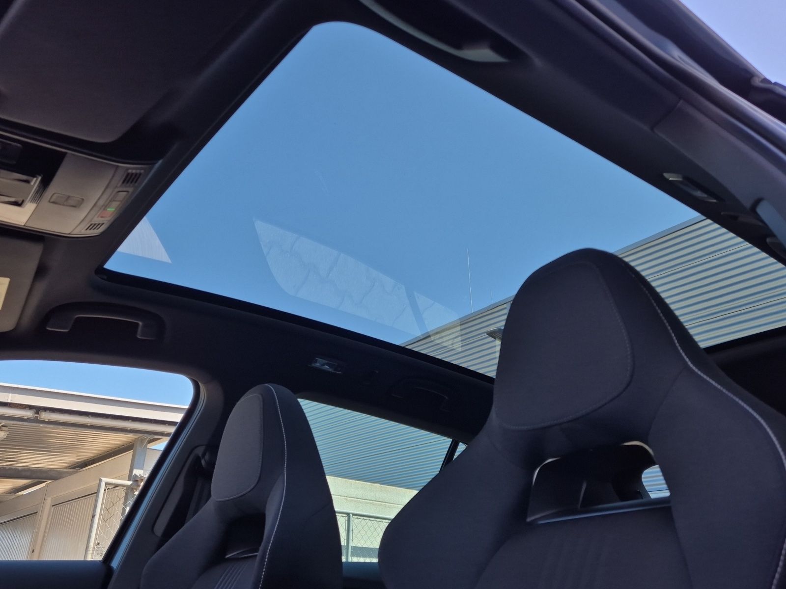 Fahrzeugabbildung SKODA Kamiq TSI Monte Carlo LED Navi Pano AID RFK SH b