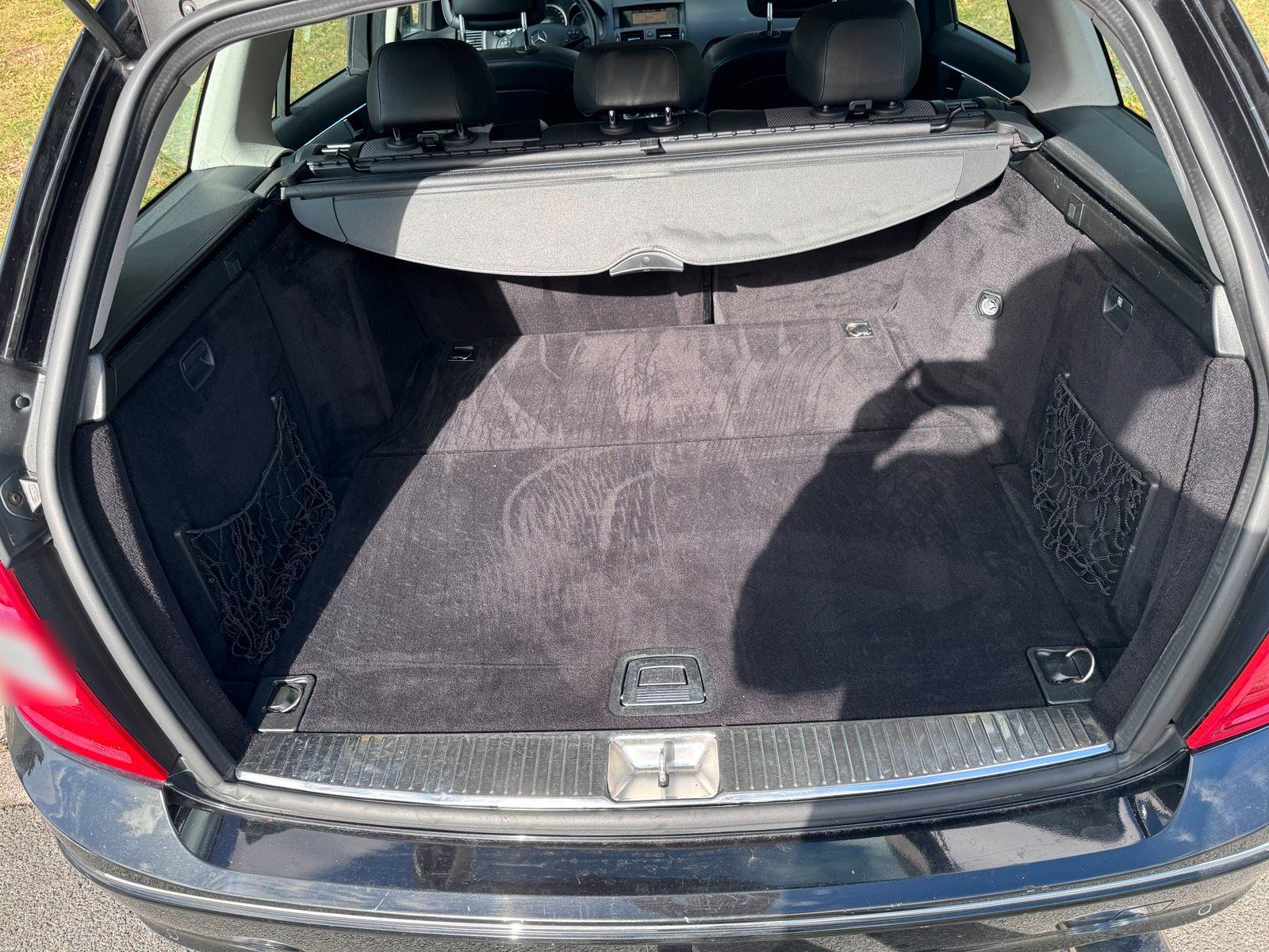 Mercedes-Benz C350 2009 — photo 13