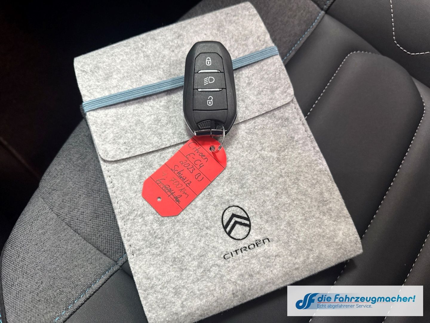 Fahrzeugabbildung Citroën C4 X e- Shine HUD Navi Digitales Cockpit Soundsy
