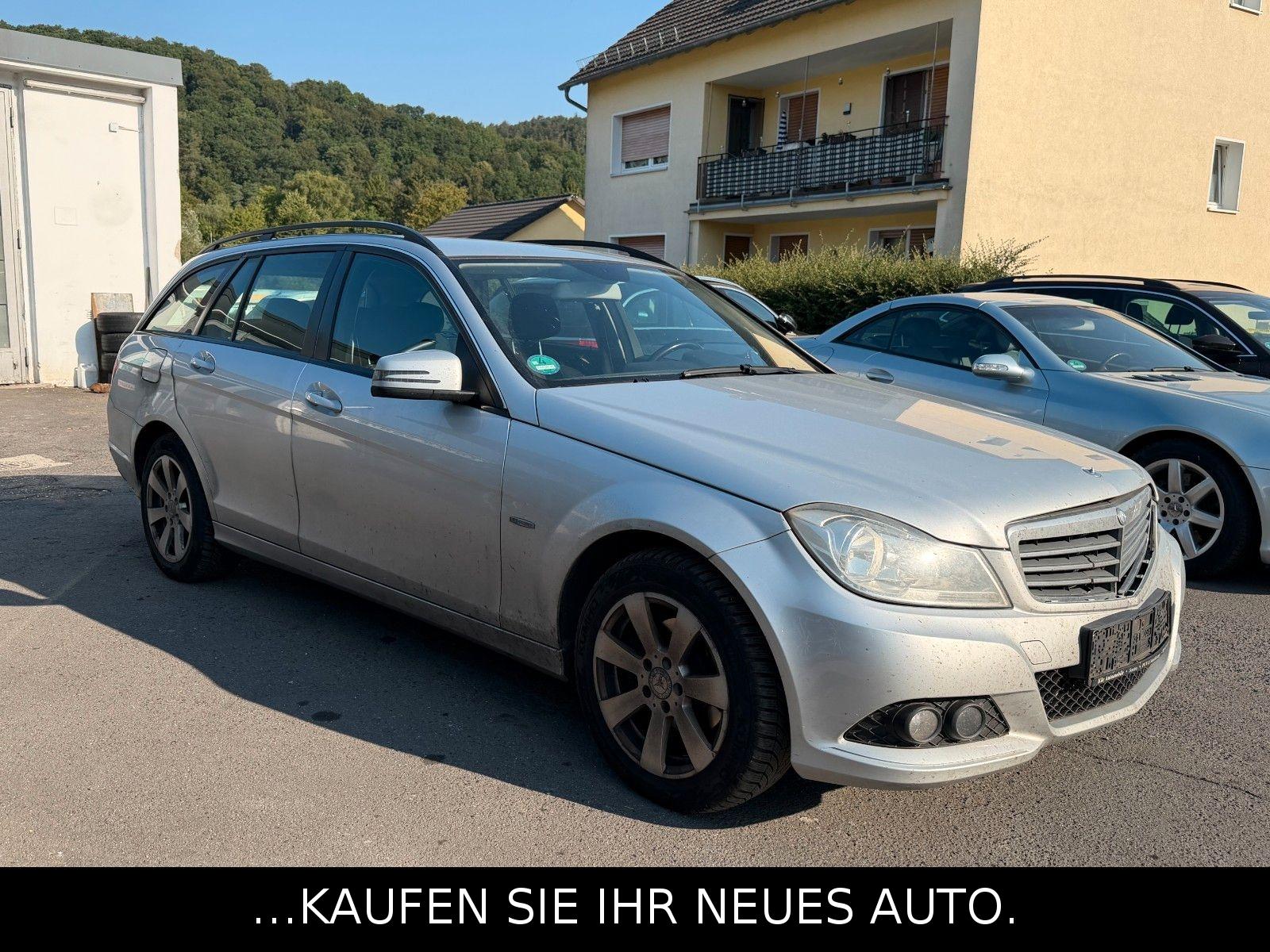 Mercedes-Benz C200 2012 — rear view