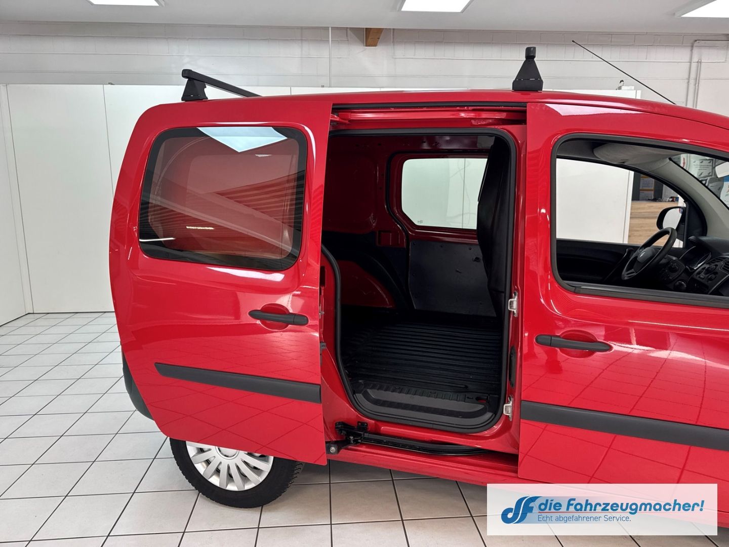 Fahrzeugabbildung Renault Kangoo Rapid Extra Fahrerprofil Tel.-Vorb. PDC B
