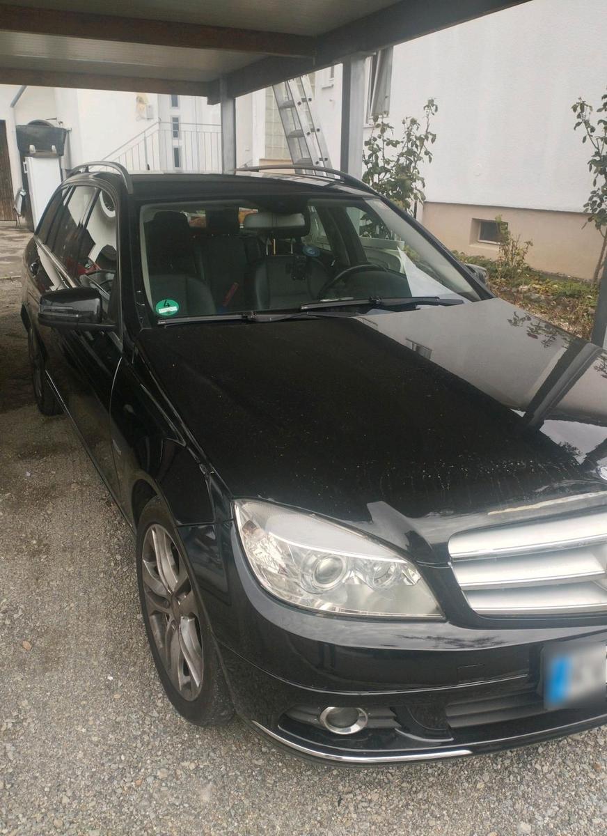 Volkswagen  2009 — rear view