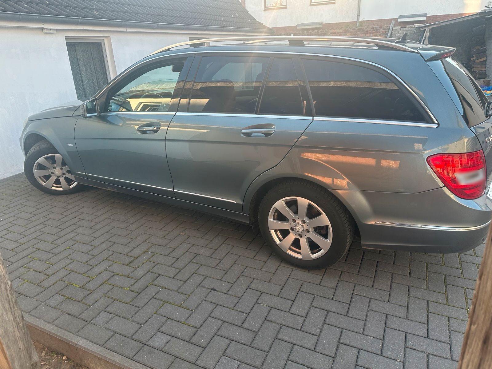 Mercedes-Benz C180 2011 — photo 9