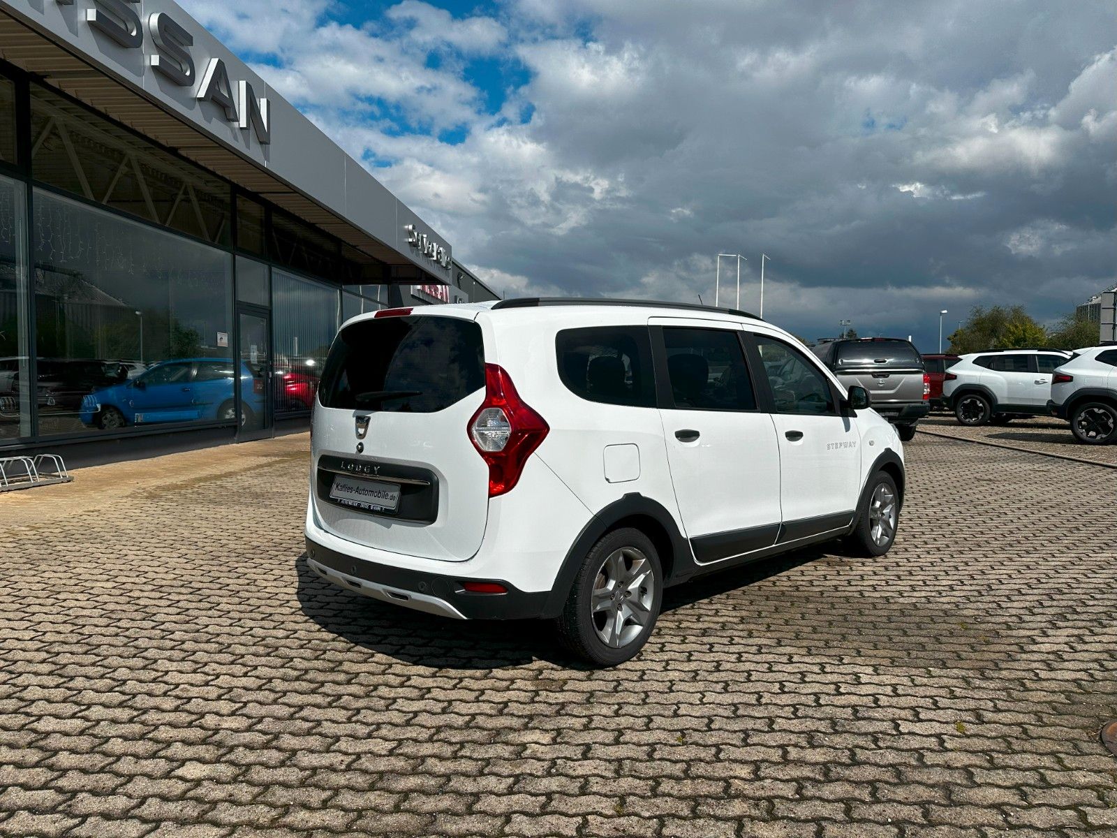 Fahrzeugabbildung Dacia Lodgy Stepway Plus