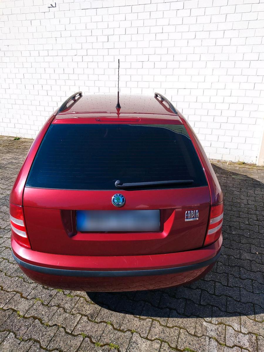 Skoda Fabia 2006 — салон