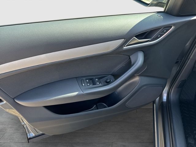 Q3 2.0 TDI DPF 6-GANG XENON SHZ KLIMA AHK ALU