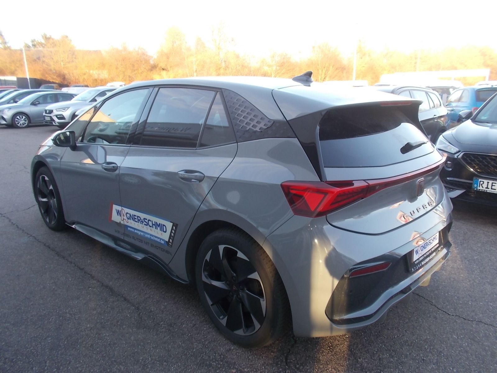 Fahrzeugabbildung CUPRA Born 77 kWh (231 PS) + Allwetter + SHZ