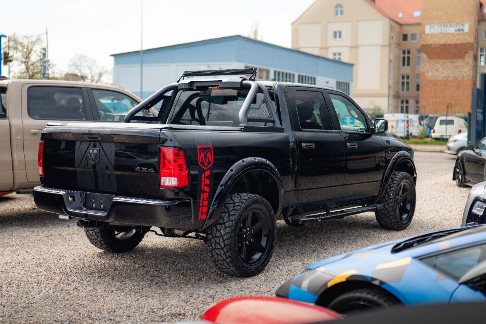 Fahrzeugabbildung Dodge RAM 5.7 V8 HEMI 4x4 OFFROAD Night-Paket *LED*AHK