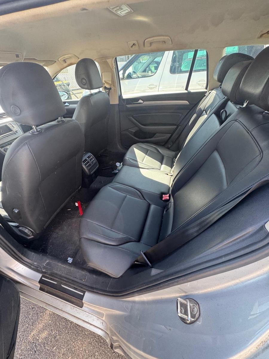 Volkswagen Passat 2015 — photo 11