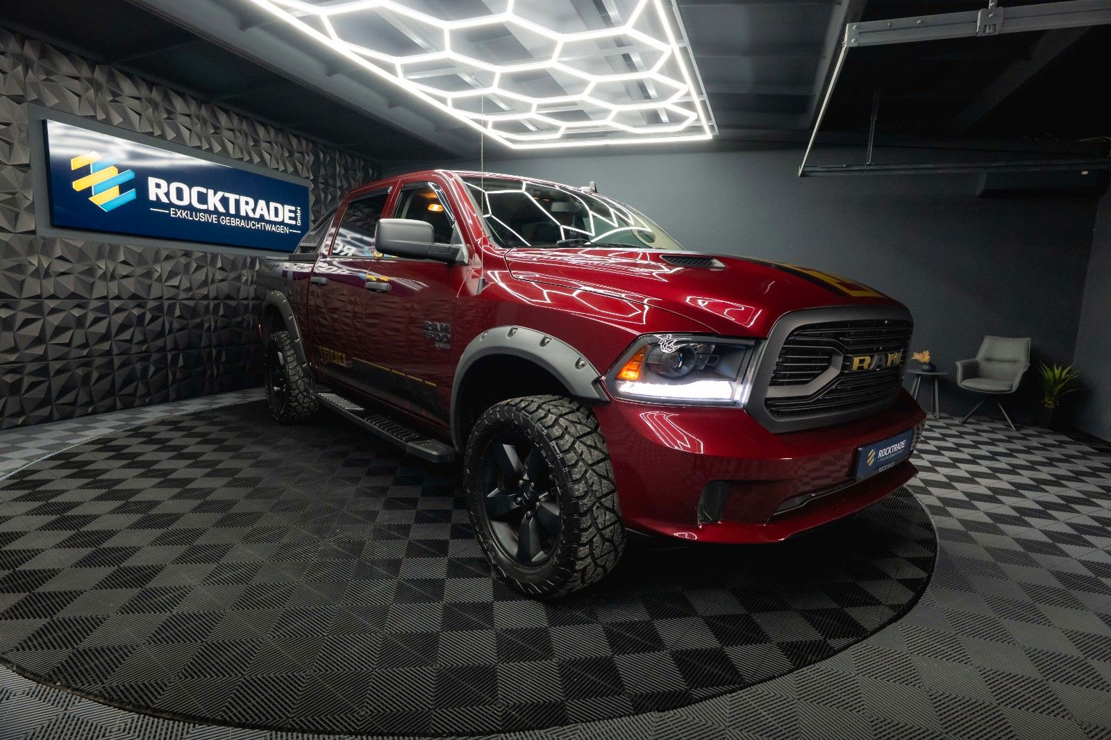 Fahrzeugabbildung Dodge RAM 5.7 V8 HEMI 4x4 OFFROAD Night-Paket *LED*AHK