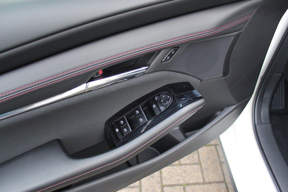 Fahrzeugabbildung Mazda 3 2025 M-Hybrid Homura G-140 NAVI ACAA SHZ HUD R