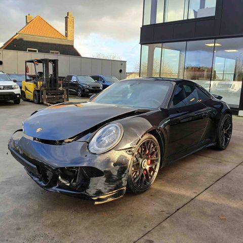 Porsche 911 Carrera 4 GTS