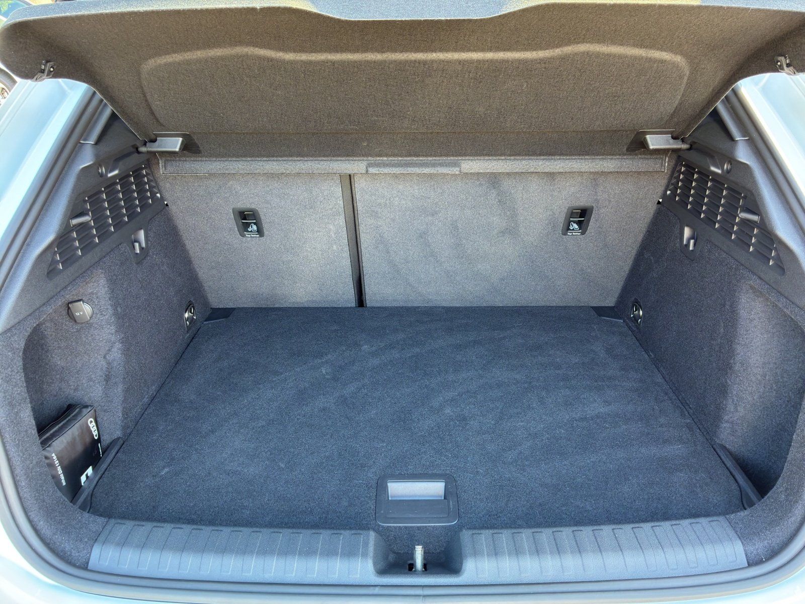 Fahrzeugabbildung Audi S3 Sportback quattro 2.0 TFSI 360,Kamera,LED,LM
