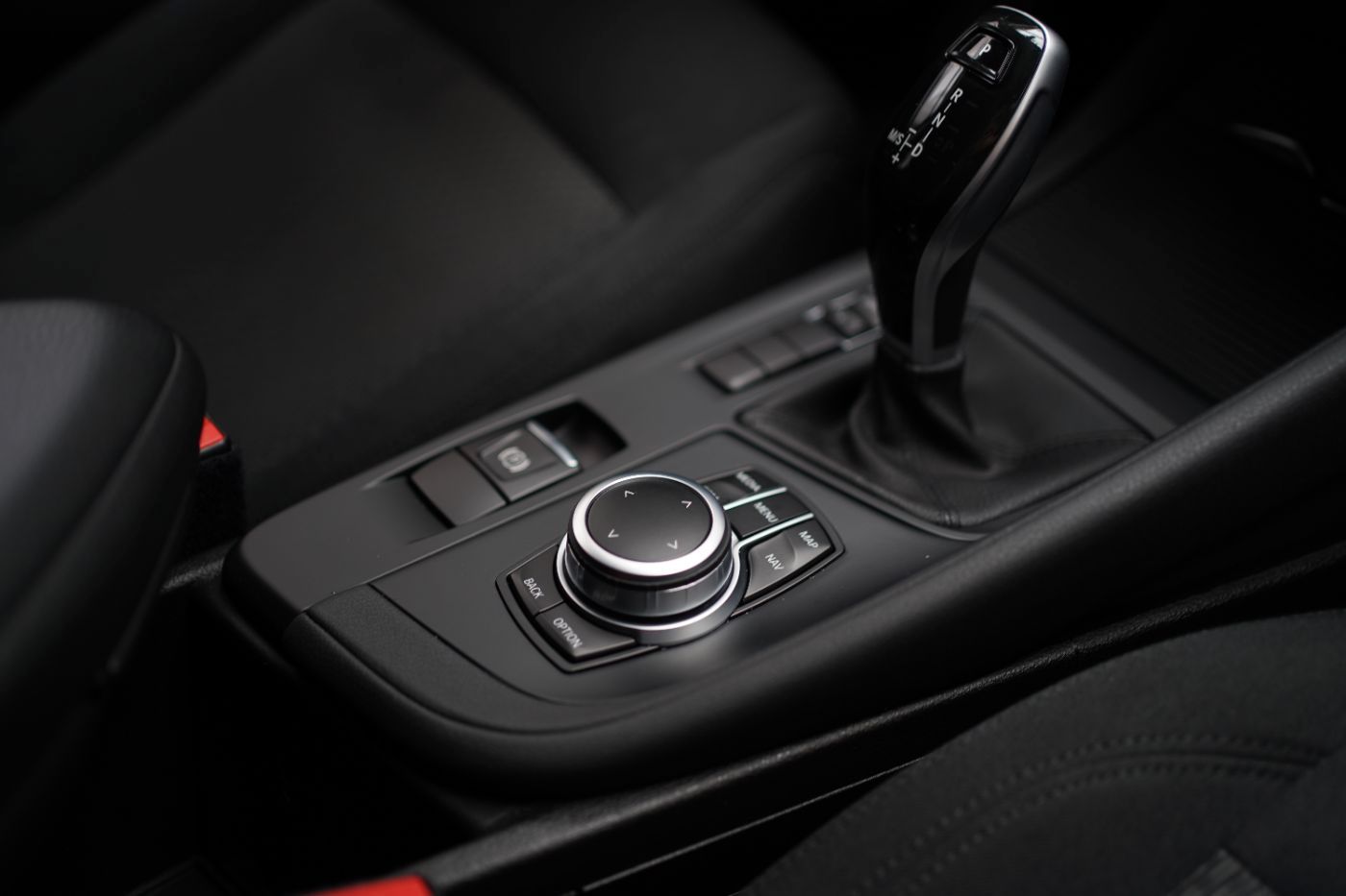 Fahrzeugabbildung BMW X1 20iA Advantage +Sitzheizung+17''LMR+Navi+PDC+