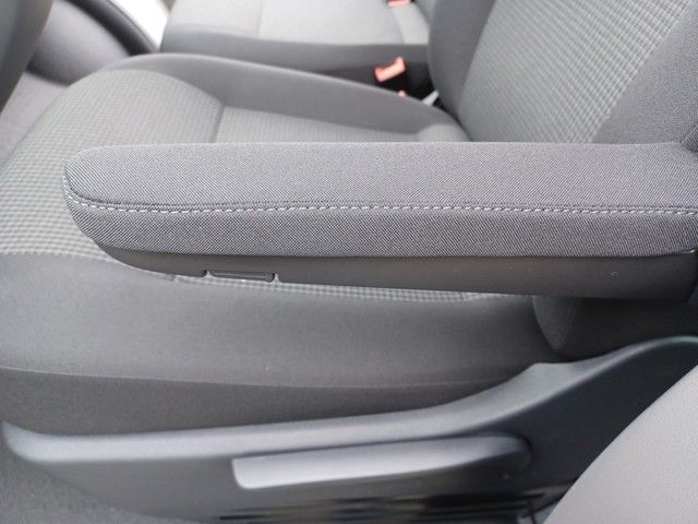 Fahrzeugabbildung Volkswagen T6 Kombi T6.1 TDI 9-Si Klima PDC DAB ZV+FB