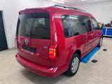 Volkswagen Caddy PKW Maxi  BMT 7- Sitzer  DSG - Volkswagen Caddy mit Benzin-Antrieb: Kombi, Automatik